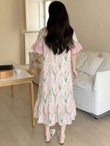 SHEIN 女童郁金香花朵图案宽松舒适圆领荷叶边下摆短袖睡裙，适合日常穿着，居家及户外活动，适合青少年女孩。 - 彩色 - 查看 2