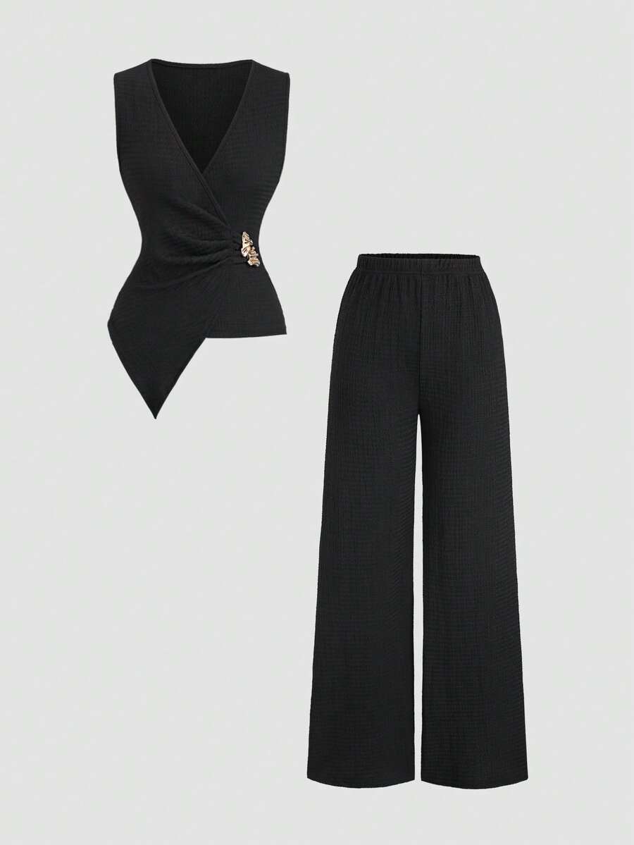 Sweetra Conjunto feminino casual com blusa assimétrica e calça com fivela metálica, ideal para o dia a dia na primavera/verão. - Preto - Ver 1