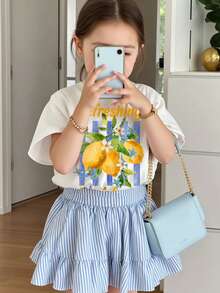 SHEIN 可爱度假风蝴蝶结柠檬印花、芭蕾印花、蓝色条纹清新、Y2K、休闲、少女休闲简约圆领短袖T恤，适合夏季穿着，可爱夏季穿搭，夏季儿童单品，夏季外出单品，韩版风格，轻松舒适，时尚童装，卡哇伊，派对，日常，度假，可爱，舒适，2026夏季，田园风，周末休闲，家庭出游，拍照服装，休闲，婴幼儿印花上衣 - 彩色 - 查看 2