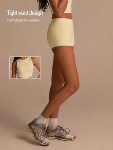 Fluxe Bộ đồ thể thao 2 mảnh dành cho nữ: áo hai dây cổ tròn viền gấu và quần short. - Vàng nhạt - Xem 8