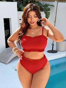 Swim Basics Conjunto de traje de baño de vacaciones en la playa para mujer, con parte superior tipo bandeau de tela jacquard de unicolor con adorno floral y Bottom tipo bikini de tela jacquard de unicolor con volante en la cintura, estilo minimalista sexy - Rojo - Ver 6