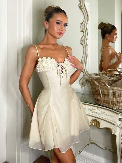 Glamine Đầm slip màu trơn phối lưới jacquard, phong cách lãng mạn thanh lịch, thích hợp cho các buổi hẹn hò, tụ họp, tiệc tùng, họa tiết hoa, trang phục thường ngày thoải mái khi đi nghỉ mát biển, đầm slip màu mơ cho nữ mùa hè.