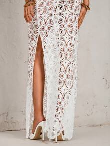 SHEIN Glamour Bộ đồ gồm áo và chân váy màu trắng gợi cảm, chất liệu vải tan trong nước, kiểu dáng hở lưng, thêu họa tiết. - trắng - Xem 8