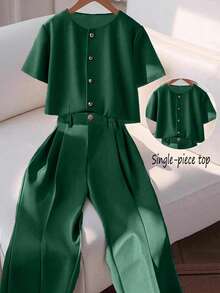Màu xanh lá cây đậm