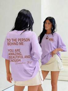 EMERY ROSE Camiseta de manga corta con estampado de letras talla grande de verano: A LA PERSONA DETRÁS DE MÍ: ERES INCREÍBLE, HERMOSA Y SUFICIENTE. Recuerda que TÚ importas. Camisetas gráficas para mujeres - Celeste - Ver 1