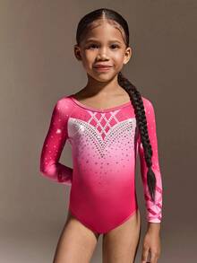 Bộ đồ thể dục dụng cụ dài tay màu hồng dành cho bé gái, thích hợp cho tập luyện và thi đấu. Được trang trí bằng đá lấp lánh ở phía trước và tay áo, kết hợp giữa thiết kế thời trang và tiện dụng. Được làm từ chất liệu mềm mại, co giãn để đảm bảo sự thoải mái và tự do vận động, là lựa chọn lý tưởng cho việc tập luyện, huấn luyện và thi đấu thể dục dụng cụ. - Nhiều màu - Xem 5