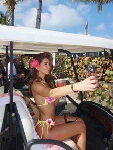 Swim Mod 女士夏季沙滩印花挂脖系带休闲比基尼和三角泳裤套装 - 彩色 - 查看 5