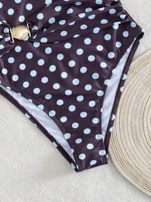 Bonvoyette Swim Chiccia 新款女士复古 Y2K 风优雅时尚永恒海滩度假风连体泳衣，藏蓝色底色搭配浅蓝色波点印花，单肩设计，腰部褶皱，高开衩腿部，贝壳扣装饰 - 收腹塑形 - 顺滑弹力速干面料 - 适合夏季海滩度假、泳池派对、音乐节、母亲节/婚礼、春假等场合穿着 - 棕色 - 查看 10