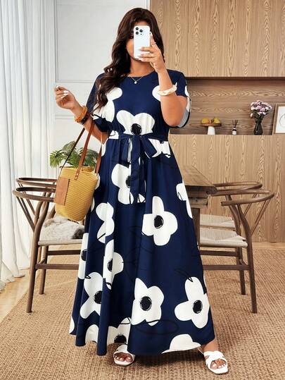 Breezaya Plus size damesjurk, nieuwe collectie: modieuze en elegante maxi-jurk met bloemenprint, korte mouwen, ceintuur en strikceintuur in de taille, losvallend en comfortabel. Geschikt voor casual gelegenheden, zakenreizen, vakanties en strandvakanties in de lente en zomer.