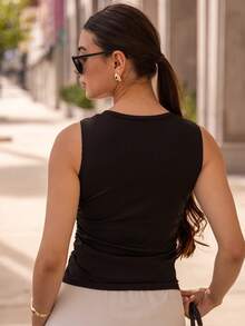 Andrea Bello 黑色方领褶皱衬垫文胸，适合夏季旅行和度假 - 彩色 - 查看 2