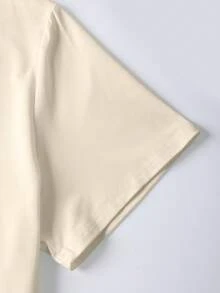 EMERY ROSE Áo thun cỡ lớn in hình nơ xanh lá cây, cỏ ba lá, mũ lon vàng, không khí may mắn ngày lễ Thánh Patrick - Màu be - Xem 4