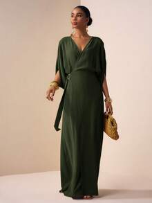 Zivah 2026春夏新款音乐节、复活节、圣帕特里克节、情人节、约会、西部风、游牧风、生日派对、毕业典礼、大学、学生、日常穿着、百搭、休闲、度假、邮轮、海滩、日光浴、爆款、街头风、婚礼宾客、通勤、早午餐、机场、派对、假日郊游、办公室穿着 V领短袖系带金属装饰开衩长款飘逸亚麻黄绿色连衣裙 女士裹身连衣裙 女士办公室工作服 Ycv9w 女装折扣码 - 軍綠色 - 查看 7