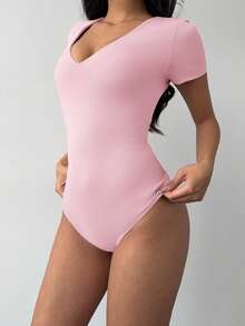 SHEIN BASICS Áo liền thân ngắn tay cổ chữ V màu trơn, kiểu dáng thường ngày, ôm sát người, dành cho nữ. - Hồng - Xem 4