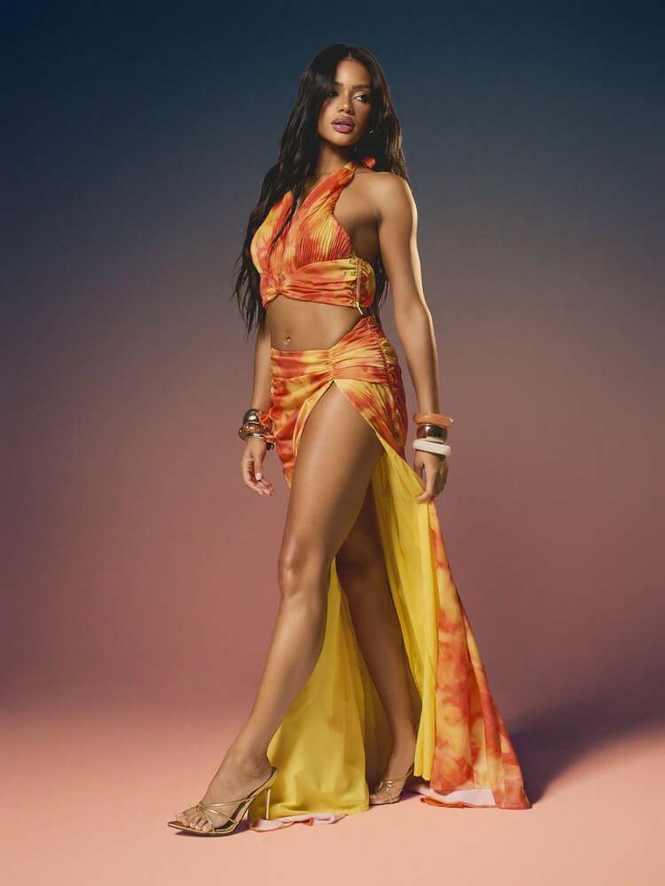 MISSGUIDED Pleated Water Print Halter Neck Tie Back Cropped Top With Deep V Front Design Summer Vacation Beach Resort Wear