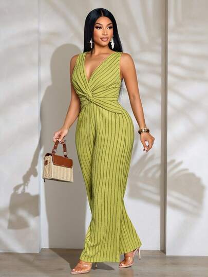 SOLERSUN جمبسوت قطعة واحدة للنساء ذوات الحجم الكبير، أنيقة وعصرية للاستخدام اليومي والعطلات في هاواي، بتصميم عميق الرقبة على شكل حرف V، بأكمام بلا أكمام وخطوط متموجة