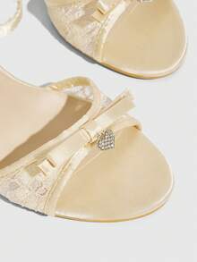 CUCCOO CHICEST 女士金色金属格纹爱心水钻装饰踝带凉鞋，时尚迷人性感金属圆头高跟鞋，夏季必备 - 香檳色色丁 - 查看 10