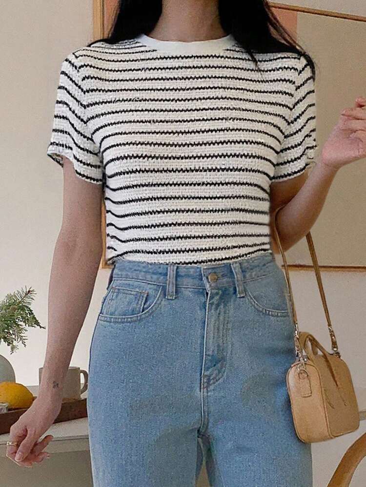 Black & White Textured Striped Color Block Loose Casual Business Commute Elegant Short Sleeve T-Shirt For Women, Suitable For Summer & Spring