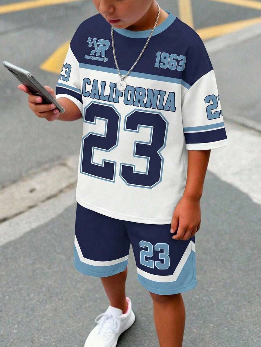 青少年男童休闲简约时尚 Y2K 街头运动衫，经典学院风，23 号图案，美式复古，宽松舒适简约圆领短袖 T 恤和短裤套装 - 彩色 - 查看 1