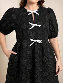 Comfylo Plus Size Jacquard Bow Decor Pocket Dress - Black - View 5