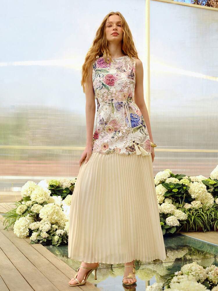 WOMEN'S ROUND NECK EMBROIDERED SLEEVELESS SHORT DRESS, SPRING/SUMMER