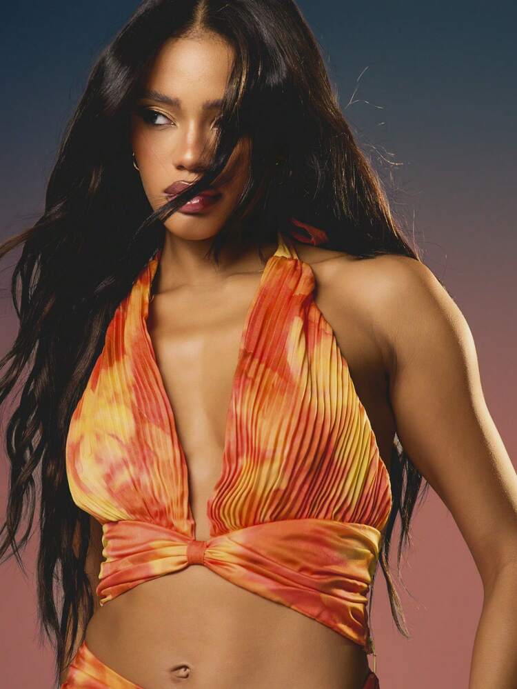 MISSGUIDED Pleated Water Print Halter Neck Tie Back Cropped Top With Deep V Front Design Summer Vacation Beach Resort Wear