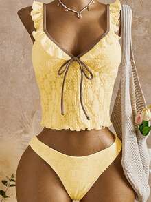 Swim Mod 夏季新款欧美风分体两件套泳衣，露脐上衣饰有撞色滚边和荷叶边，搭配撞色滚边三角泳裤，支撑性吊带比基尼泳衣套装，适合海滩、泳池派对、生日等场合。 - 鵝黃色 - 查看 5