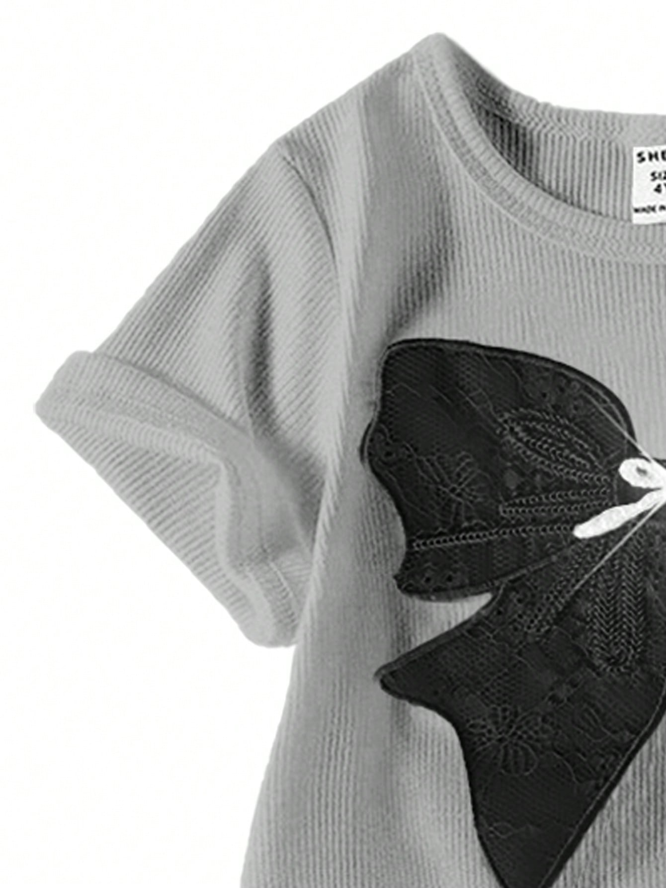 SHEIN Elladie kids مجموعة قميص وبنطلون كاجوال للفت...