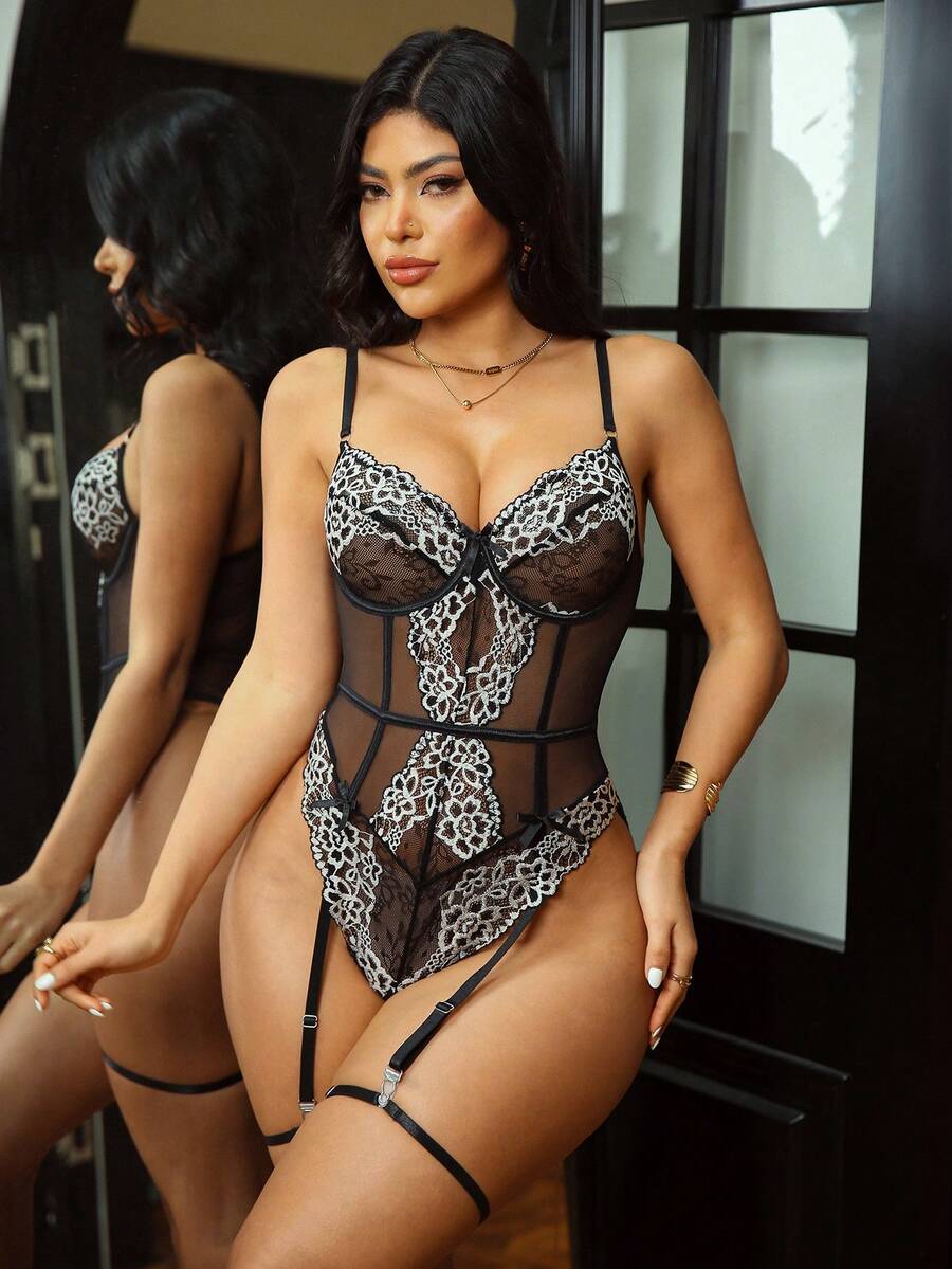 SHEIN Set de 3 bodys sensuales y transparentes de malla negra y encaje burdeos con ligueros - Blanco y Negro - Ver 1