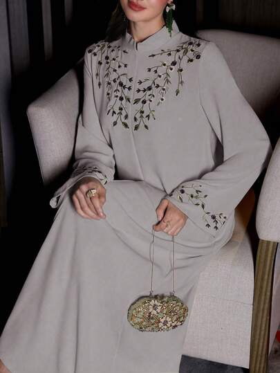 Al Najma Elegant Embroidered Robe, Middle Eastern Saudi Arabian Style Abaya