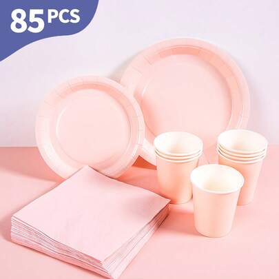浅粉色一次性餐盘、餐巾纸和杯子套装，可供20位客人使用。这款一次性派对用品套装（包括餐盘、餐巾纸和杯子）非常适合生日派对、婚礼和家庭野餐。