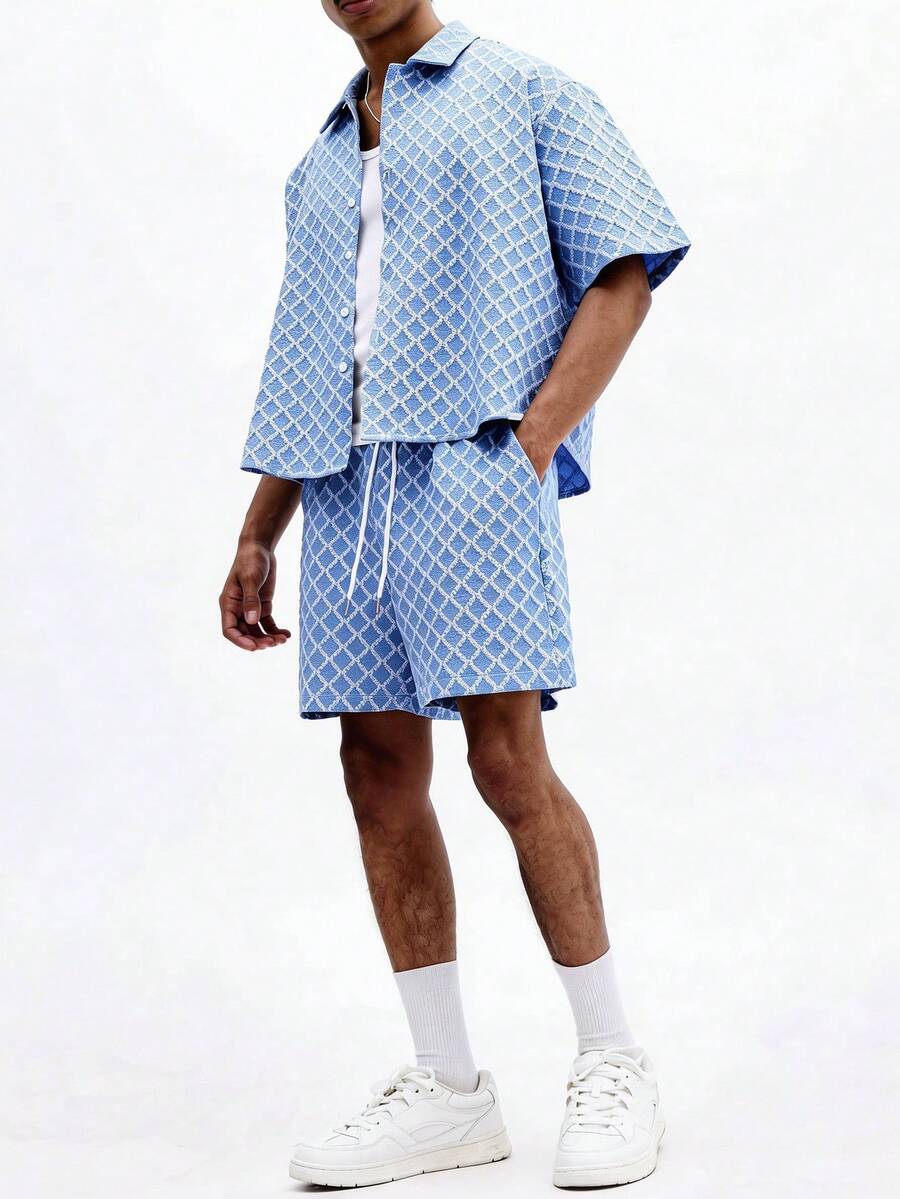 SUMWON Conjunto de dos piezas de camisa de manga corta con patrón geométrico azul claro y pantalones cortos con cordón para hombre, conjunto a juego de estilo casual de verano - Azul - Ver 1