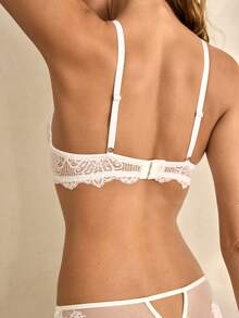 Charlaine 一件白色蕾丝设计无衬垫钢圈文胸，女士款 - 白色 - 查看 3