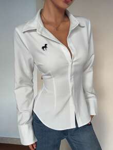 DAZY Blusa casual de corte ajustado con estampado de unicornio de una sola hilera de botones para mujer - Blanco - Ver 2