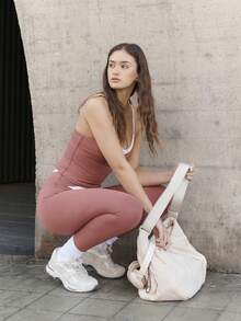 Nöista Áo ôm dáng với viền tương phản và dây đeo có thể điều chỉnh. Lý tưởng cho trang phục mùa hè, trang phục mùa xuân, trang phục lễ Phục sinh, tập yoga, pilates và các bộ đồ thể thao. - Gỗ đỏ - Xem 3