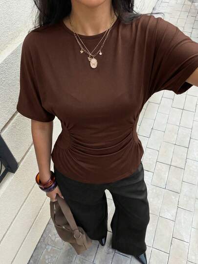 Siren Gaze חולצת טי קז'ואל עם צווארון עגול ושרוולים קצרים בצבע אחיד לנשים