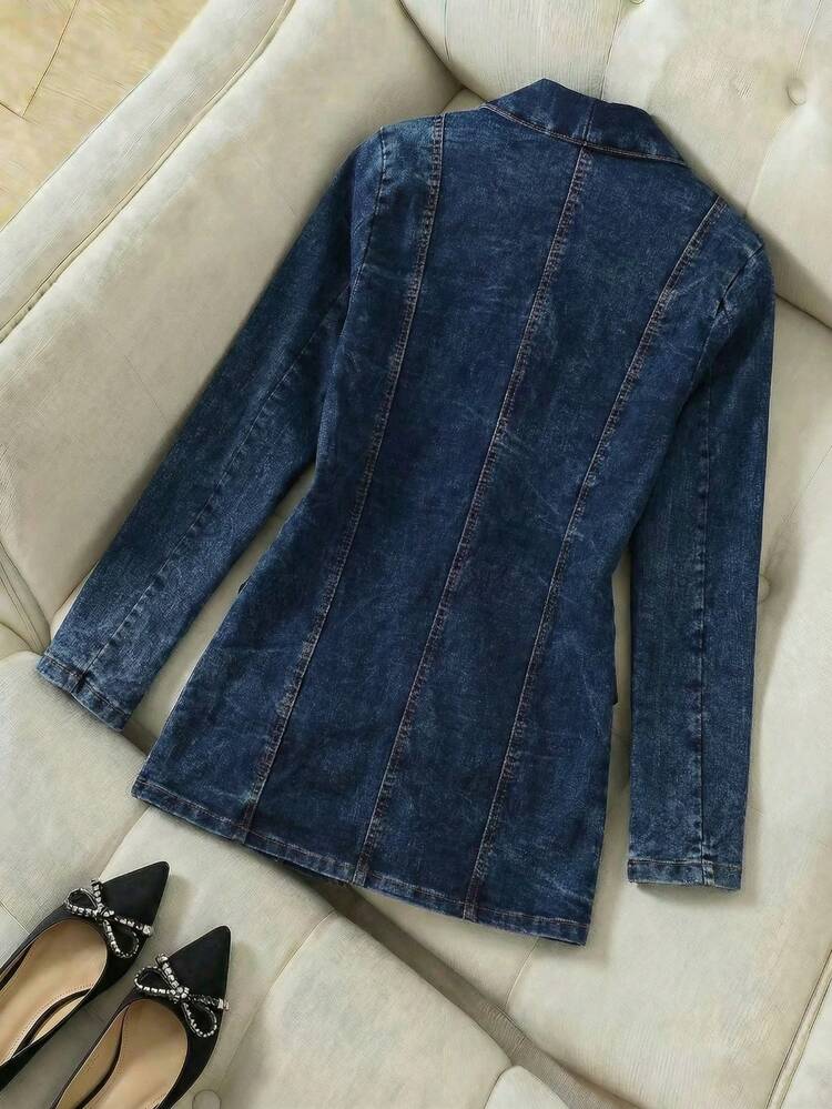 Saco Blazer Chamarra Chaqueta Campera de Mezclilla Denim para Mujer Dama casual  tejido vaquero solapa tipo smoking bolsas bolsillos parche frontales botón dorado metálico costuras en contraste deslavado tipo acid wash diario día noche primavera verano oficina cool urbano moderno juvenil y2k aesthetic cómodo fresco strech ajustado ceñido asiluetado atemporal largo saquito oversize - azul real - Añade 2