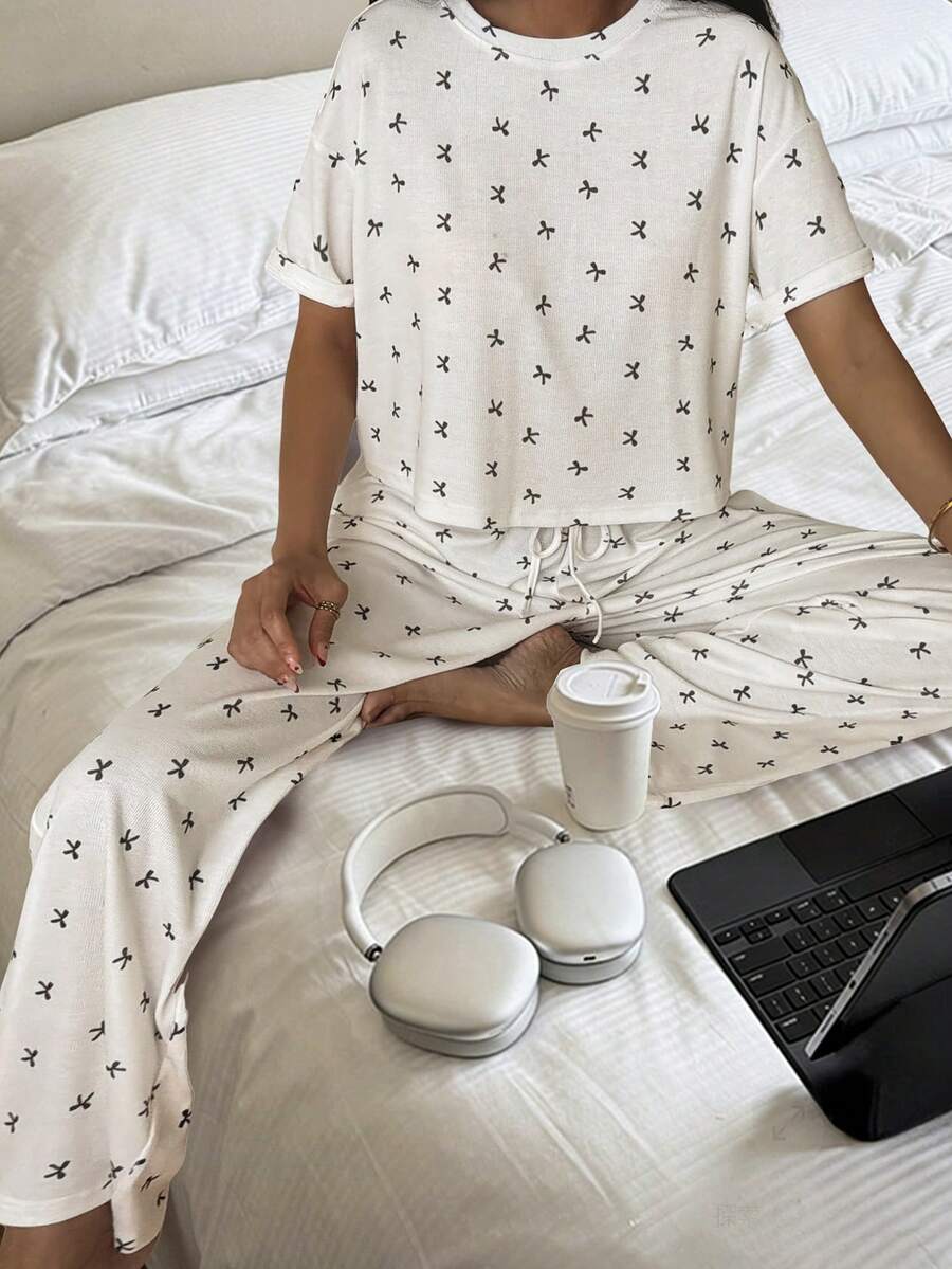 Livesso 2件套女士心形图案领休闲家居服套装,适合春夏家居服穿着。 - 白色 - 查看 1