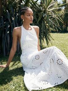 Maija 女士白色镂空刺绣荷叶边吊带连衣裙，适合度假、复活节派对、海滩婚礼、外出、毕业典礼、夏季假日、休闲工作等场合。另有夏季白色碎花连衣裙、白色蕾丝连衣裙、白色镂空连衣裙、度假连衣裙、节日服装和夏季女装推荐。 - 白色 - 查看 1