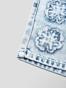 Young Girl Y2K Fashion Light Blue Heavily Washed Embroidered Cute Flower Girls Denim Shorts, Suitable For Daily Wear - Light Wash - View 3