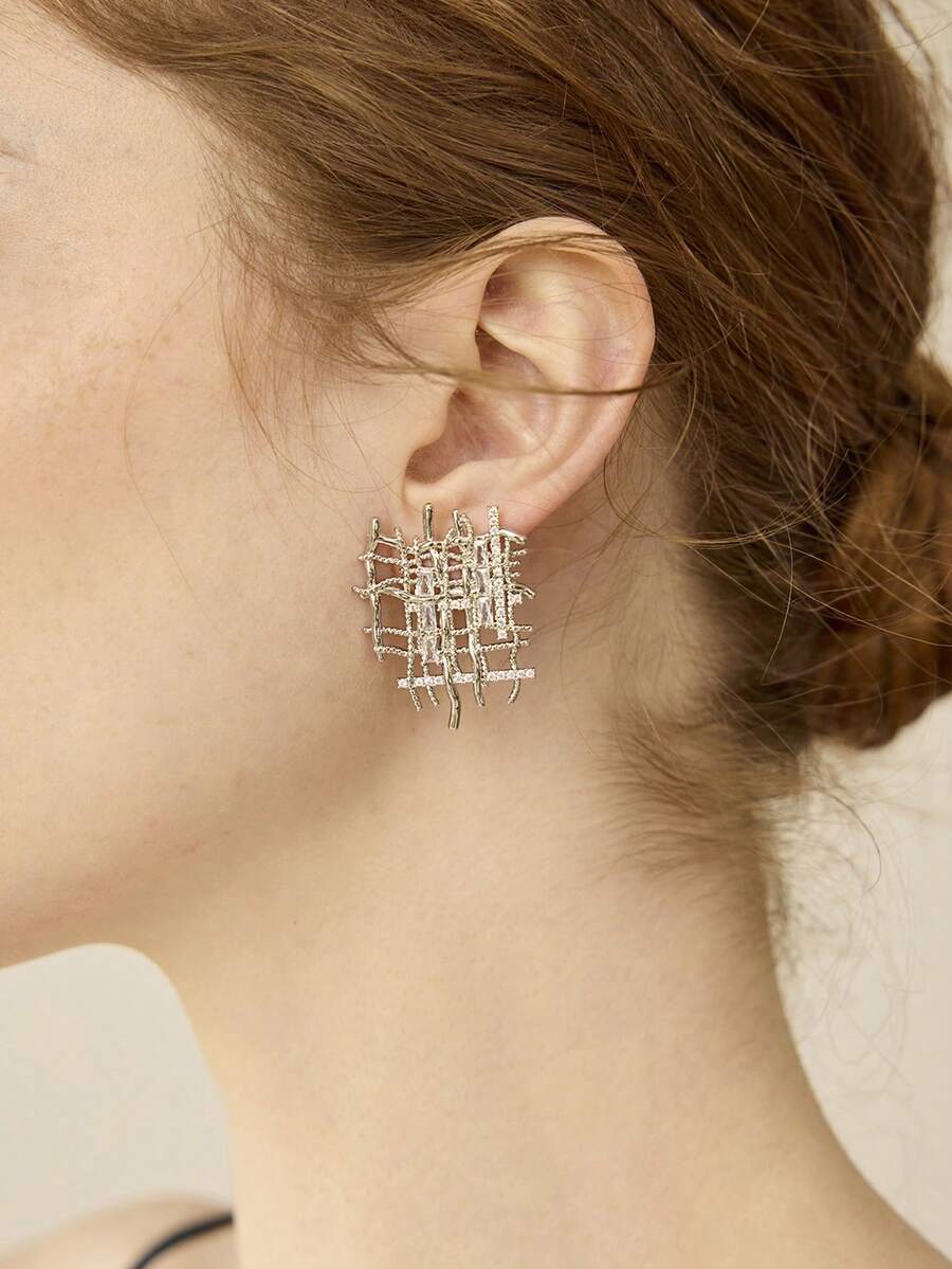 MOTF PREMIUM Bông tai zirconia bện mạ vàng 18K - Bạc - Xem 1