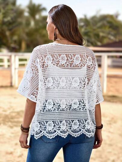 EMERY ROSE Plus Size Women Water-Soluble Flower Round Neck Short Sleeve Top, Vacation Outfits Women, White Top ,Summer Tops