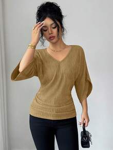 Elenzga Kaos Wanita Polos Bertekstur dengan Leher V, Pinggang Longgar, dan Detail Kerutan yang Elegan - Khaki - View 8