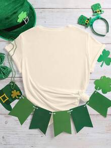 EMERY ROSE Áo thun cỡ lớn in hình nơ xanh lá cây, cỏ ba lá, mũ lon vàng, không khí may mắn ngày lễ Thánh Patrick - Màu be - Xem 2