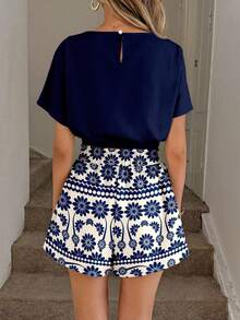 SHEIN LUNE 女士休闲舒适度假通勤时尚抽象几何线条图案收腰短款上衣和短裤两件套，春夏款 - 彩色 - 查看 3