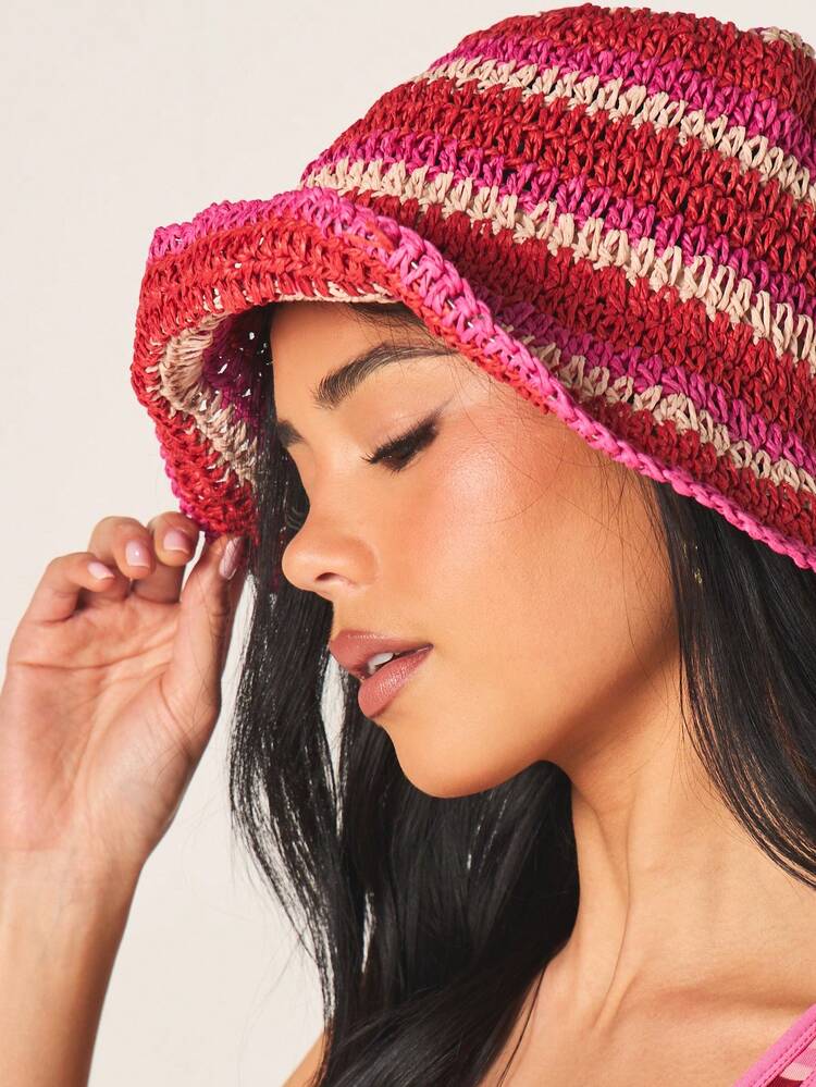 MISSGUIDED Gehäkelter gestreifter Fischerhut für Sommer Strandurlaub Sonnenschutz Mode Accessoire mit farbigem Muster Design