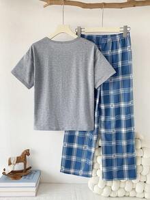 SHEIN 2 Stücke/Set modisches lässiges Outfit für Tween-Jungen, bestehend aus grauem Kurzarm-Top und retro-blau karierter, locker geschnittener Gerade-Hose, Lässig Kleidung - Blau - Übersicht 2