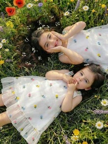 Souflis Souflis 法式新款女童白色碎花田园可爱吊带网纱连衣裙，适合度假、外出、夏季穿着 - 白色 - 查看 3