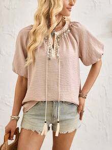 Florisole 女士休闲度假亮片贝壳边饰V领系带灯笼袖衬衫，卡其色 - 卡其色 - 查看 6