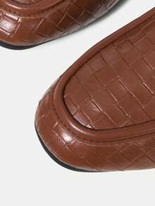 MOTF PREMIUM Sepatu wanita kasual dan nyaman serbaguna dengan sol datar dan ujung persegi berwarna cokelat baru. - Rust Brown - View 6