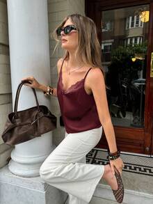 Camiseta de mujer con encaje de contraste, versátil y de moda - Rojo - Ver 3